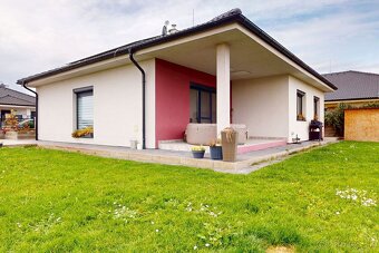 Na predaj krásny samostatne stojací 4-izbový rodinný dom v - 18