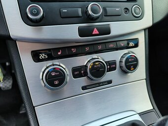 VW Passat Variant 2.0 TDI Highline 2012 - 18