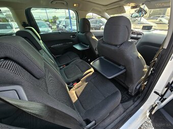 Peugeot 5008 2.0 HDi Allure 7.miest - 18