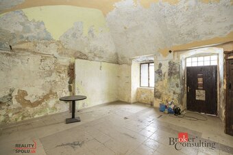 EXKLUZÍVNA HISTORICKÁ NEHNUTEĽNOSŤ V CENTRE BREZNA - 18