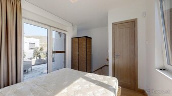 Prenájom 5i RD, záhrada, 2x PARKING, 3x kúpeľňa, Jurská ul. - 18