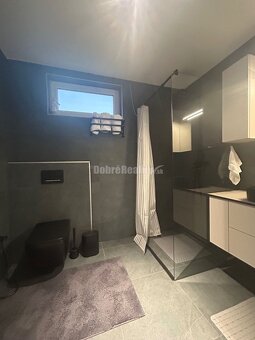 Štýlový rodinný dom z lodných kontajnerov, na predaj. - 18