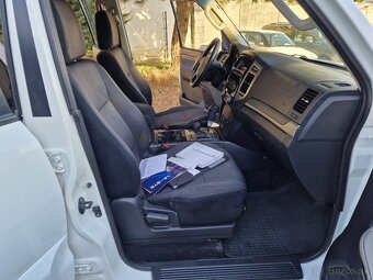 Mitsubishi Pajero 3.2D-ID LWB 4x4 190k A/T 7-Miest. (diesel) - 18