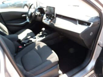 Toyota Corolla sedan 1,8i 72kW HEV automat - 18
