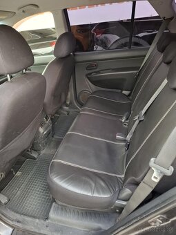 Kia Carens 2.0 LX - 18
