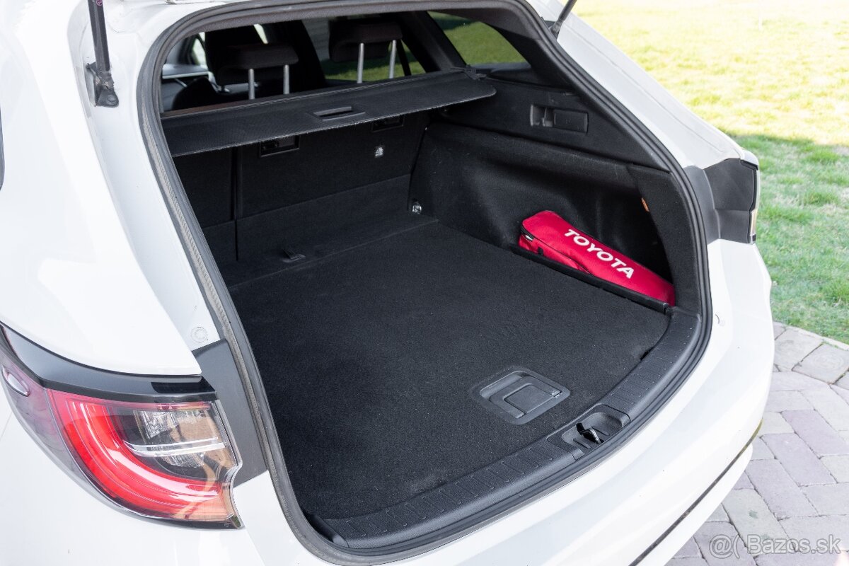 Toyota Corolla Combi 1.8 Hybrid - 19