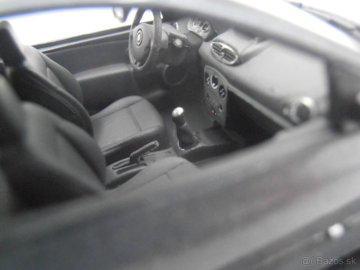 Renault Clio III, Renault R16 1/43 - 19