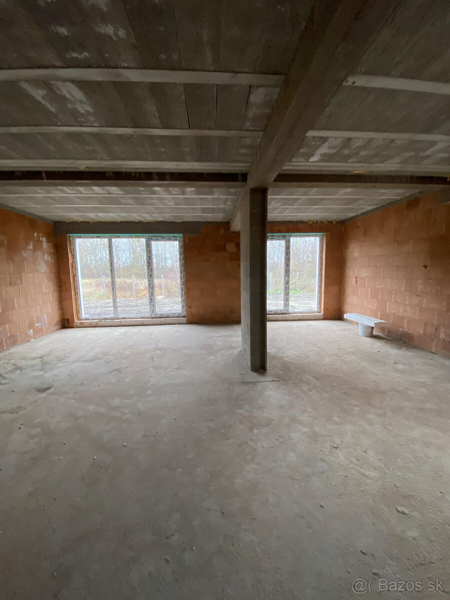 Na predaj 5 izbový rodinný dom v obci Dunajský Klátov s možn - 19