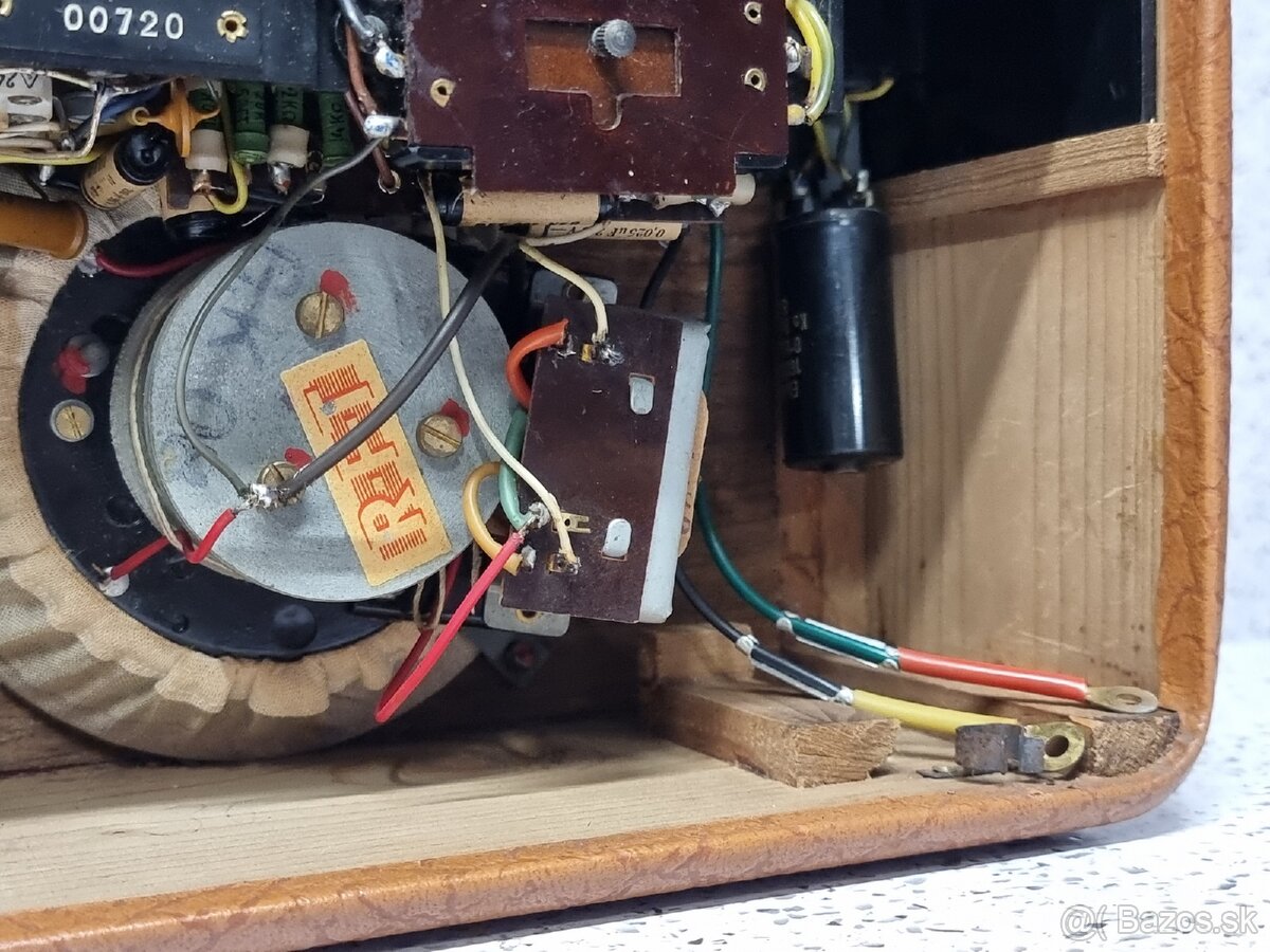 Schaltbild Libelle 4D61 RFT 》KABELKOVÉ STAROŽITNÉ RADIO - 19