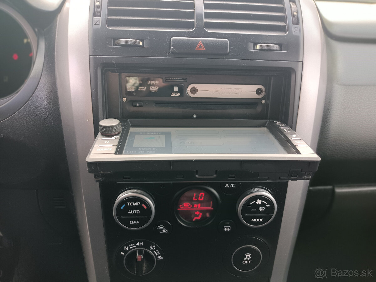 Suzuki Grand Vitara, 2.4-124kw,4x4,navi,xenon,2012 - 19