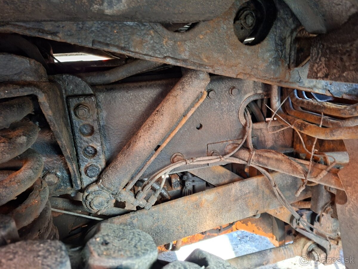 MB UNIMOG U 400 4X4 - 19