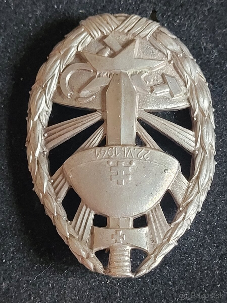 Odznak.vyznamenanie..vf. - 19