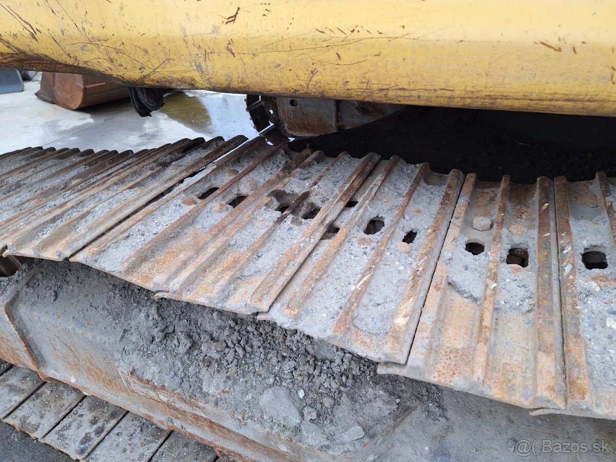 KOMATSU PC 240 LC - 19