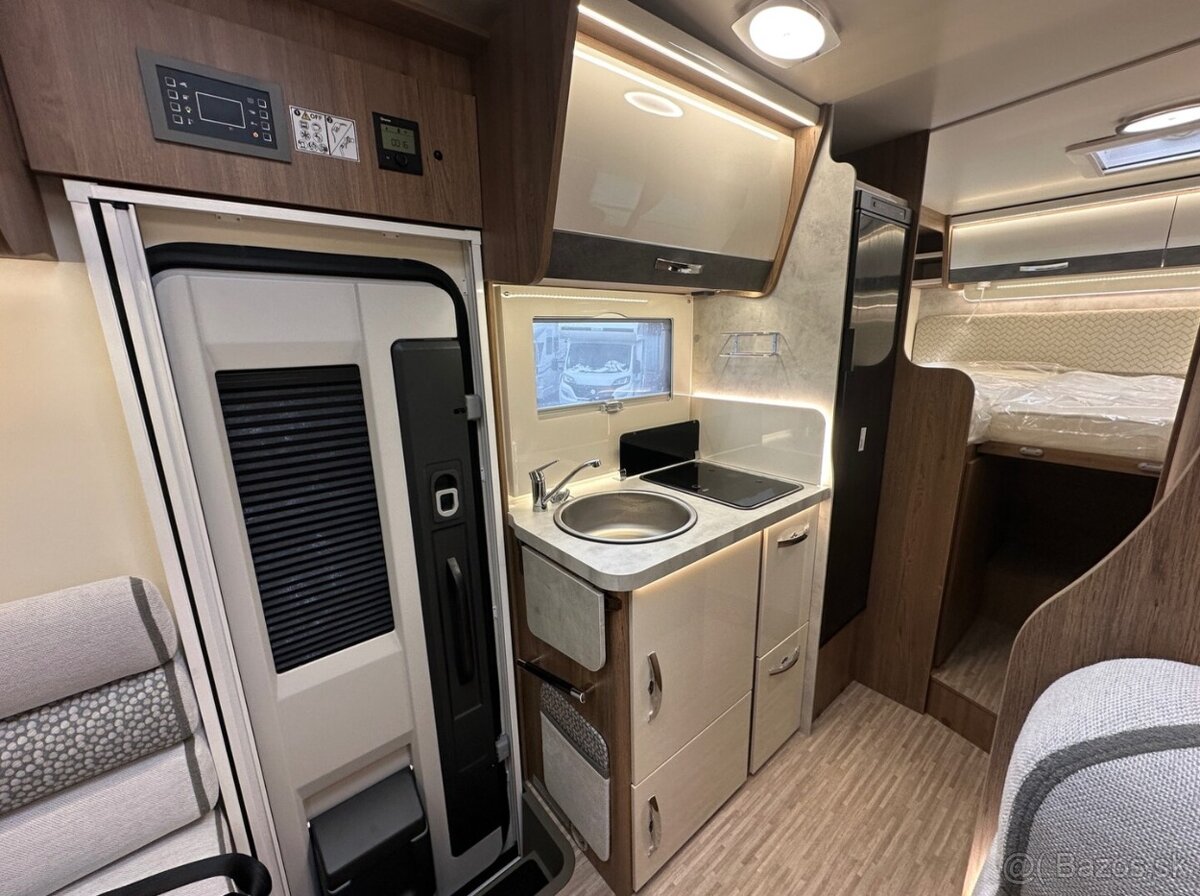 OBYTNÝ AUTOMOBIL MILLER NEW YORK - 19