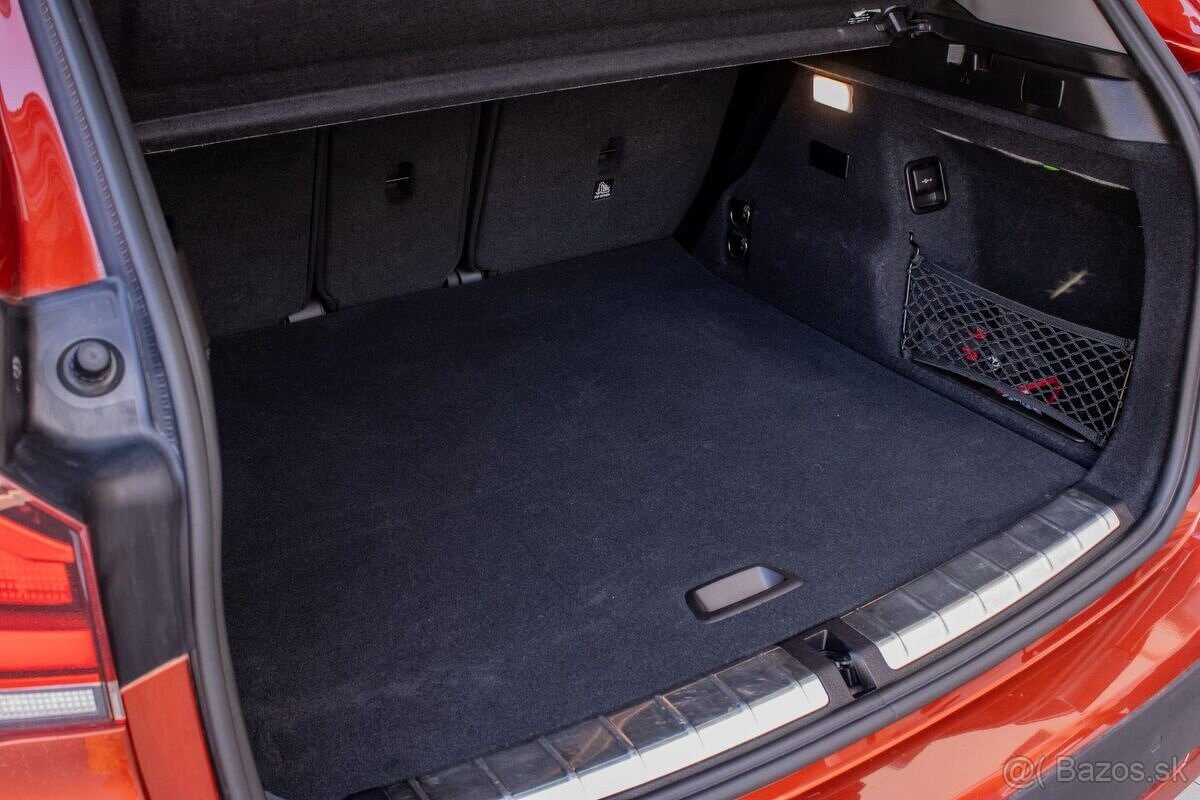 BMW X1 xDrive 25e / PANO / Head-UP / ACC - 19