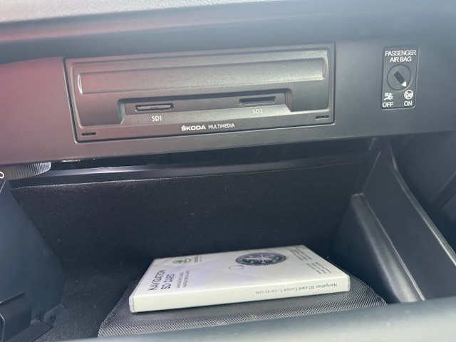 Škoda Octavia Combi 2.0 TDI Scout DSG 4x4 - 19