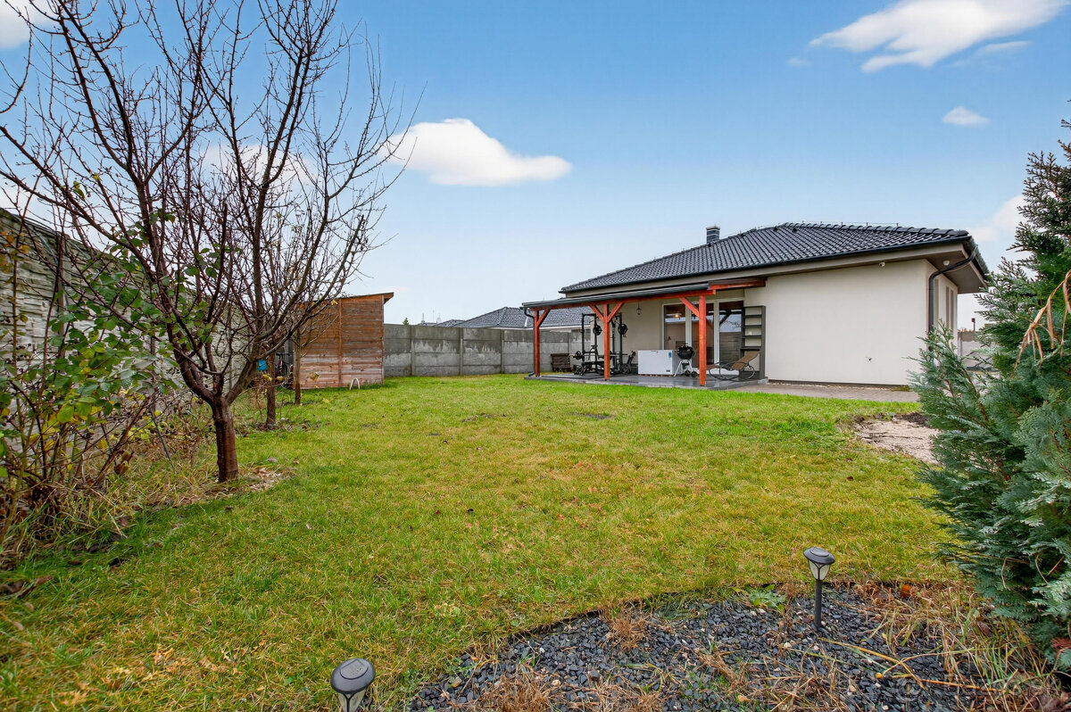 Samostatne stojaci 4-izbový rodinnný dom - ihneď voľný - 19