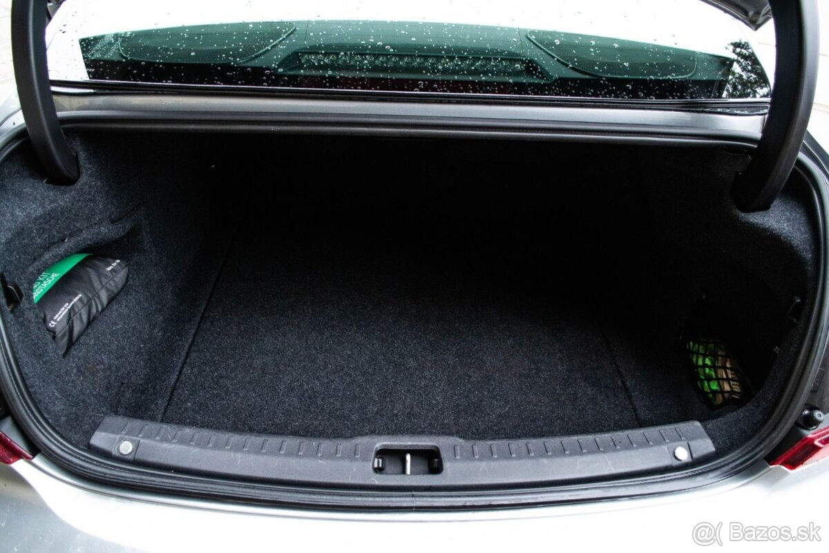 Volvo S90 D4 2.0L Drive-E R-Design A/T AWD - 19