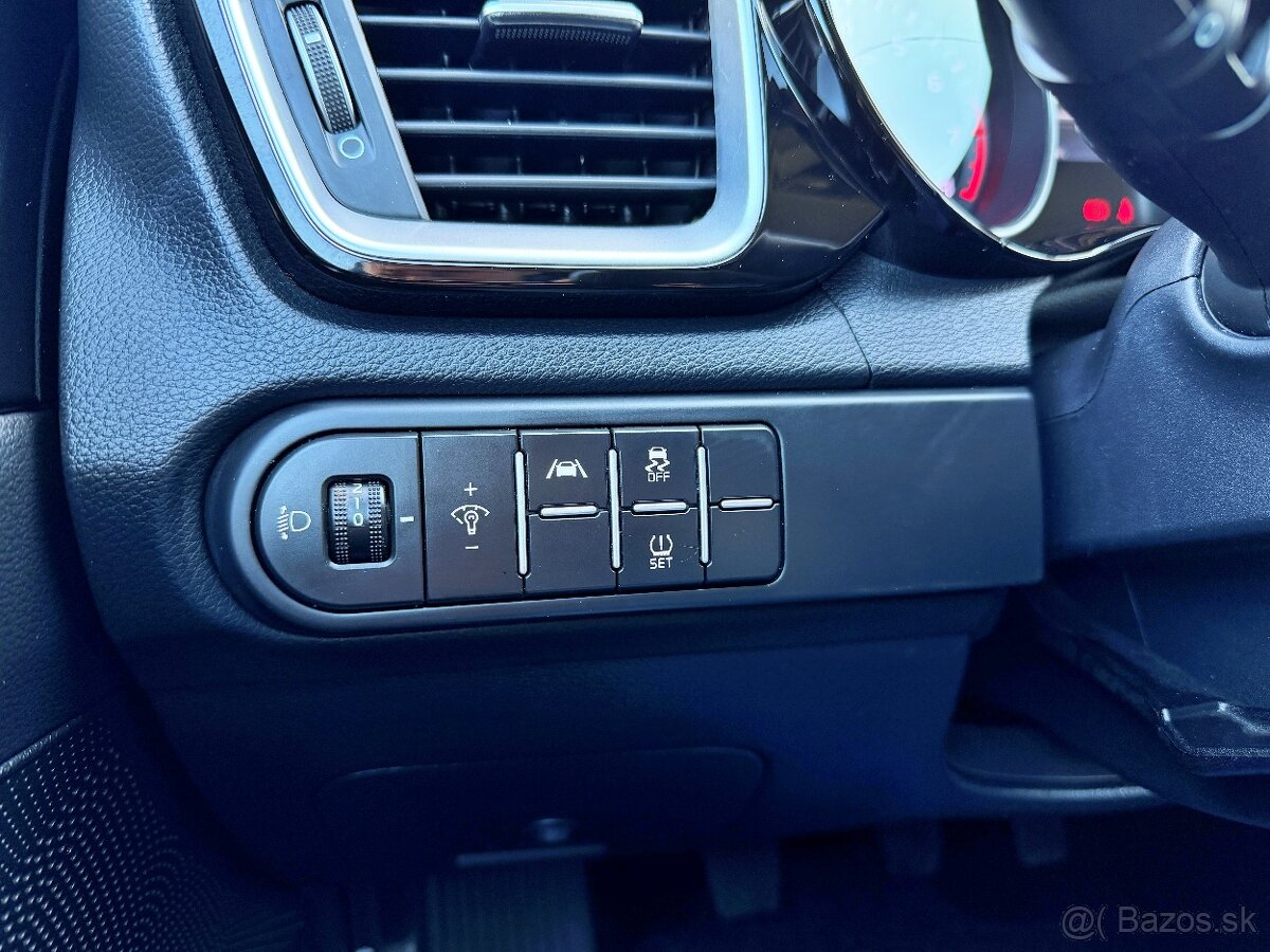 Kia CEED SW 1,5 T-GDi MT6 GOLD PLUS - 19