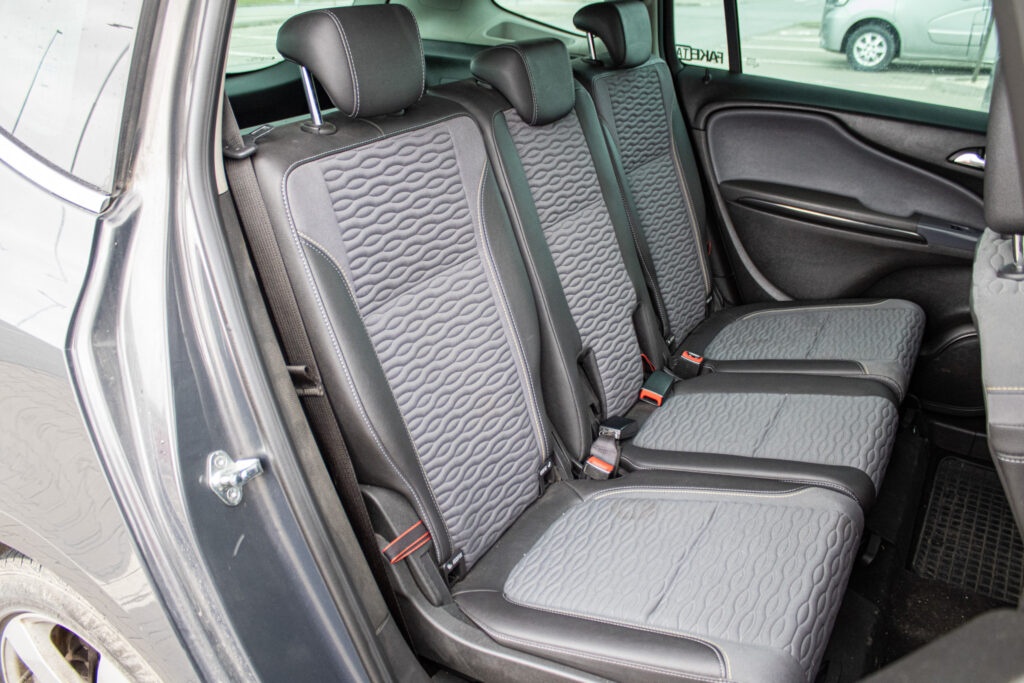 Opel Zafira 2013 - 19