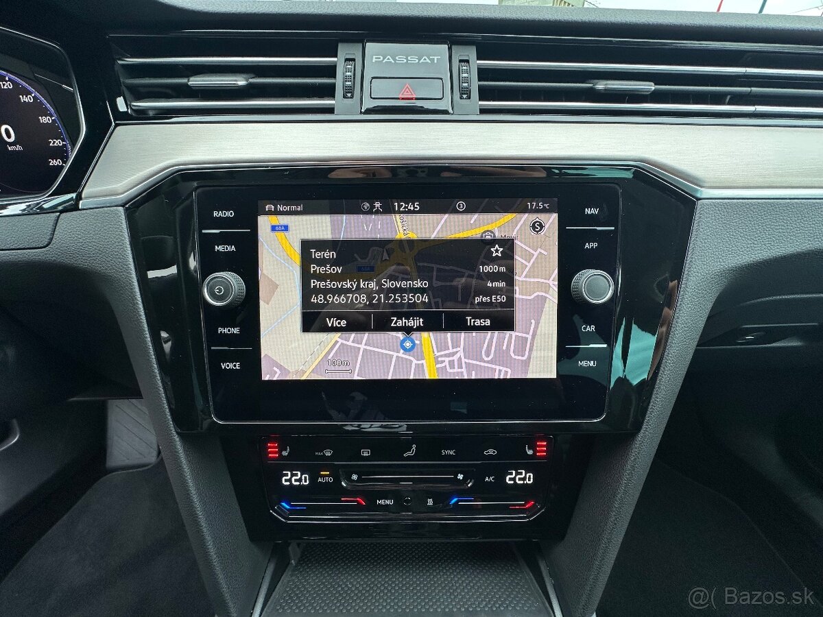 Volkswagen Passat Variant 2.0 TDI R-Line 4Motion DSG - 19