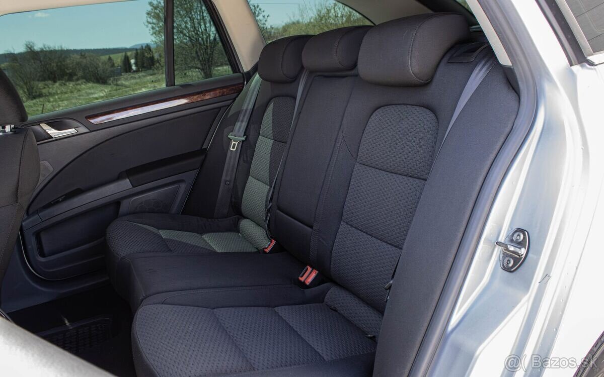 Škoda Superb Combi 2.0 TDI 2011 - 19