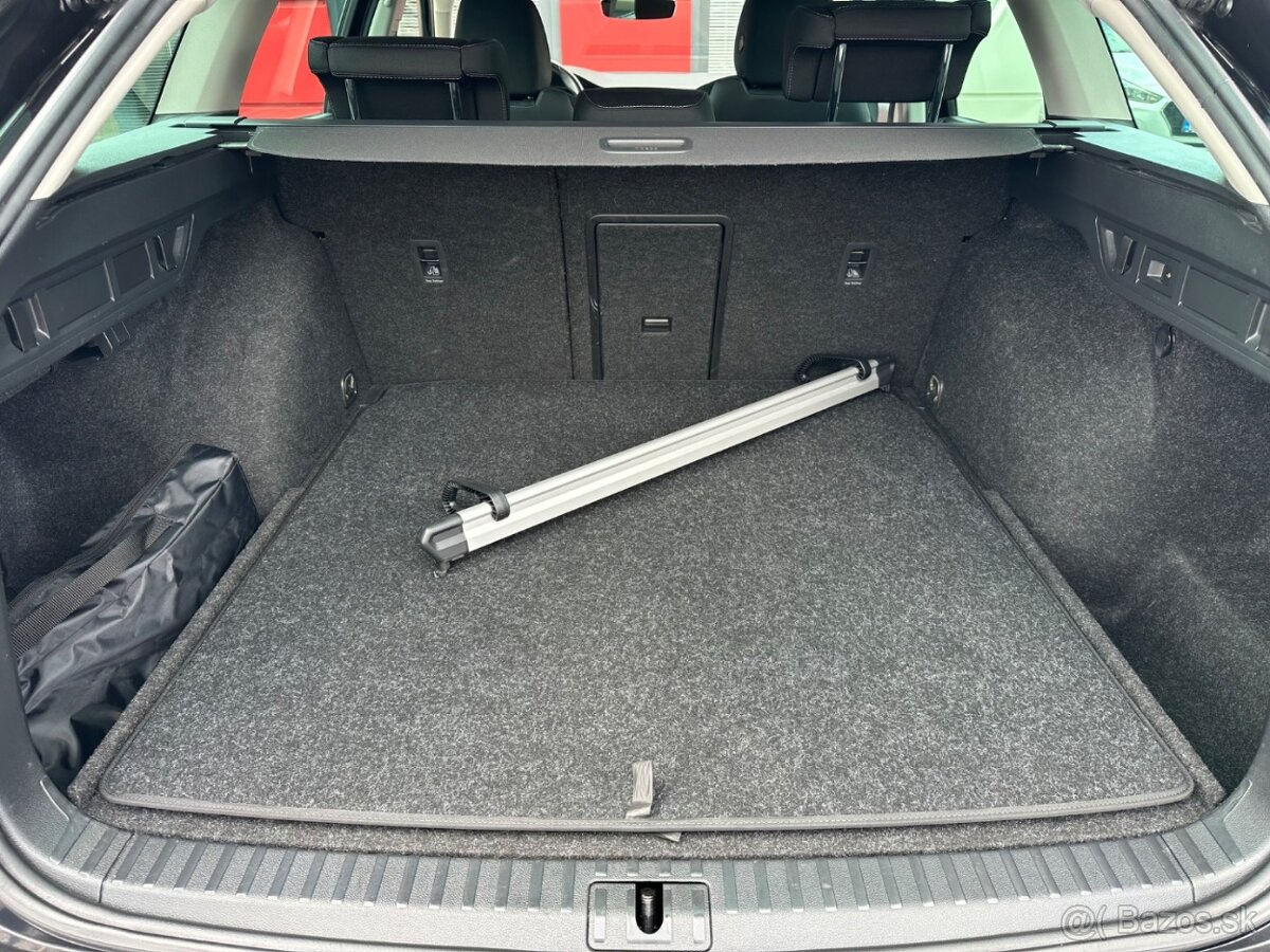Škoda Octavia Combi 2.0 TDI DSG Style Plus, Matrix, SR - 19