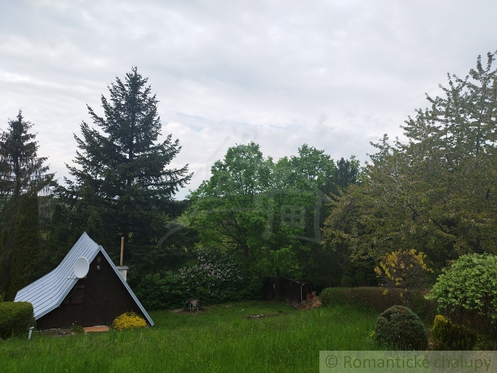 Dvojpodlažná chatka v tichej chatovej oblasti nad obcou Mo - 19