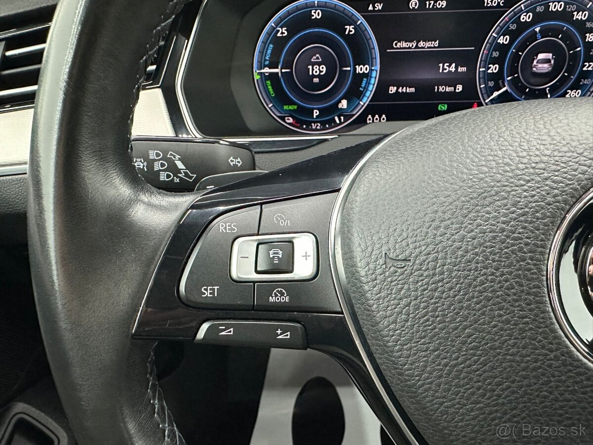 Passat Variant (Combi) GTE Elegance Full LED 160kW Virtual - 19