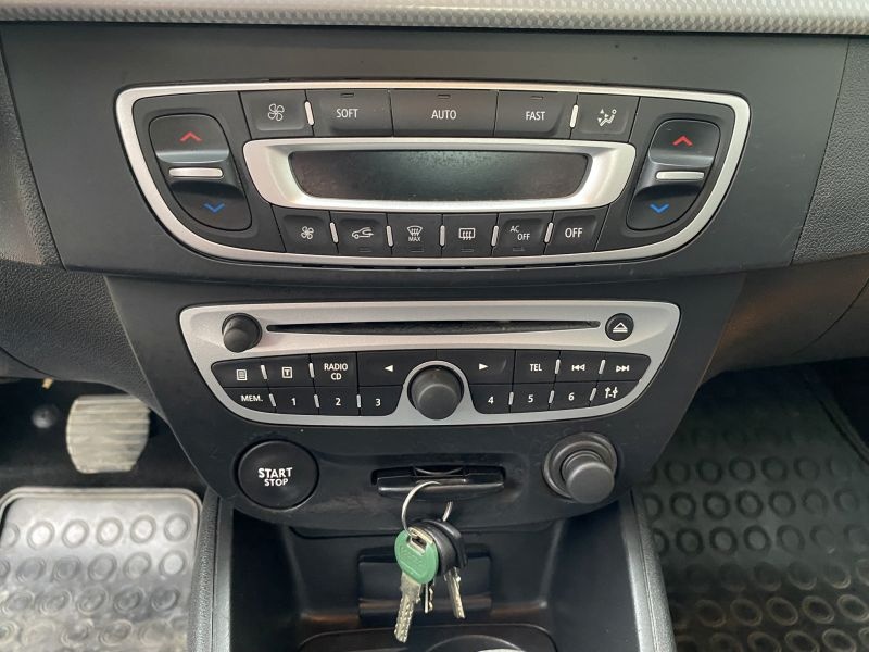 Renault Fluence 1.6 benzín, 81 kW - 19