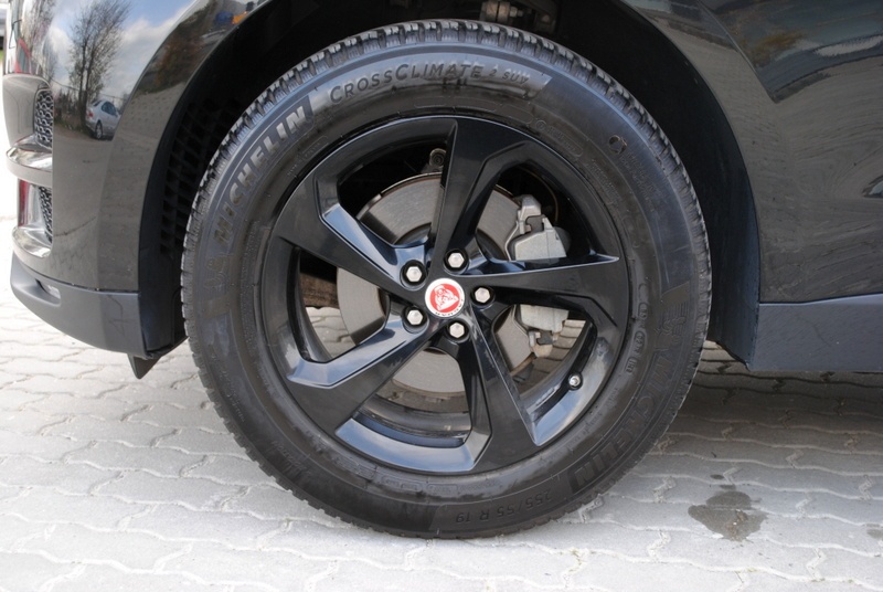 Jaguar F-Pace 2.0D I4 180k AWD A/T⭐SERVIS LEN JAGUAR - 19