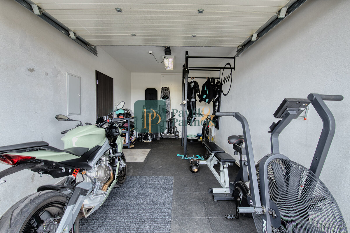 Predaj 4 izbový moderný rodinný dom, garáž, zariadený - 19