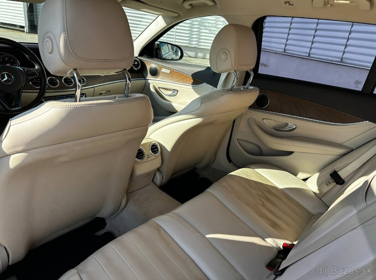 Mercedes-Benz E 220 d 4MATIC AllTerrain - 19