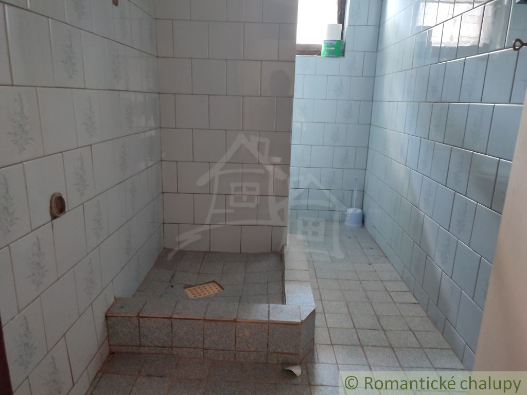 Útulná a priestranná rekreačná chata v chatovej osade v lo - 19