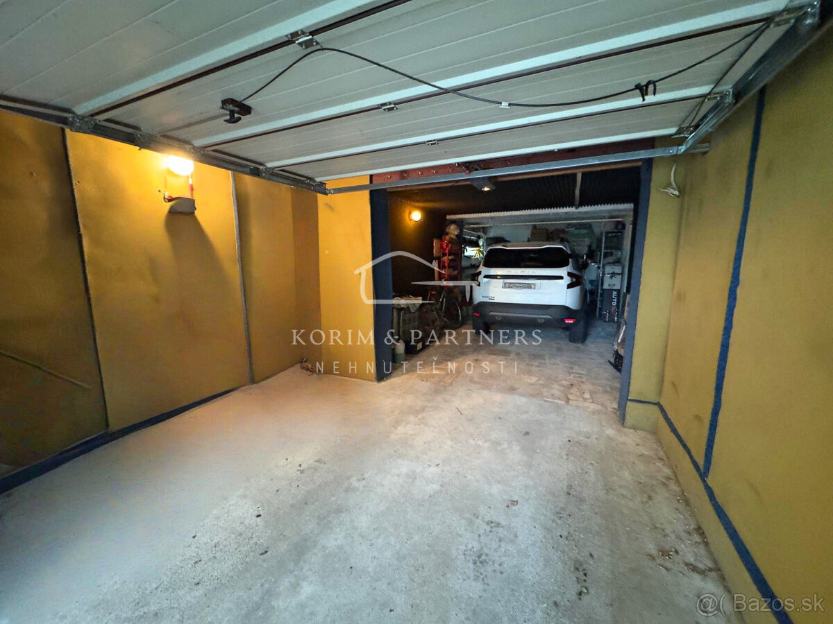 Atypický, priestranný rodinný dom v tichej časti Komárna - 19