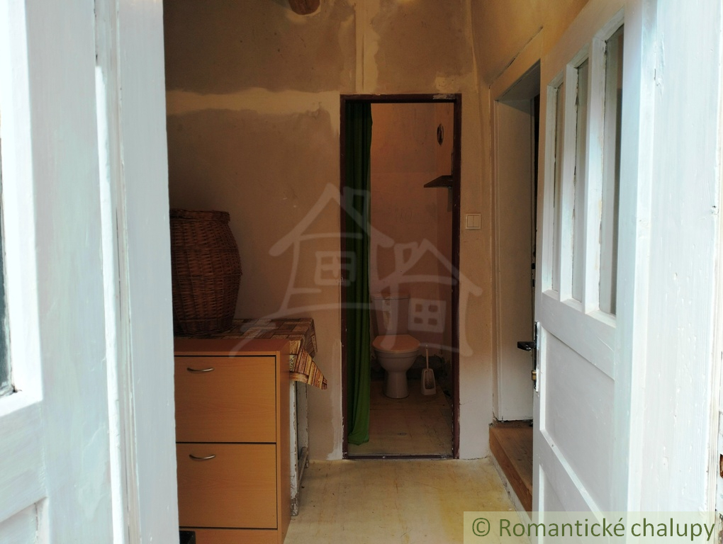 Drevenička v centre krásnej obce Papradno na predaj - 19