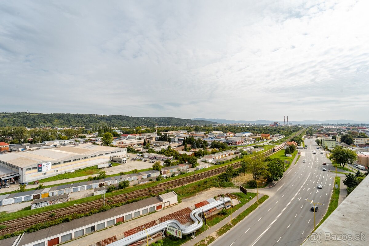 Ponúkame na PREDAJ moderný 3 izbový byt v centre mesta Košíc - 19