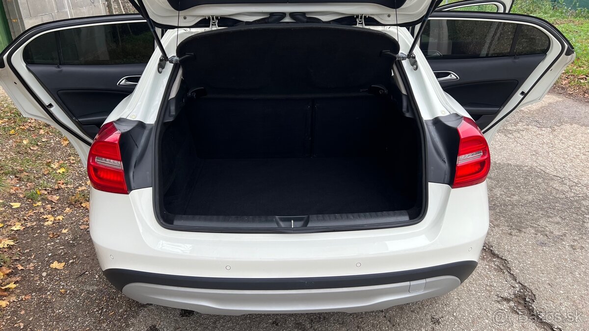 MERCEDES BENZ GLA 200 CDI AUTOMAT AKO NOVE KUPENA NA SK - 19