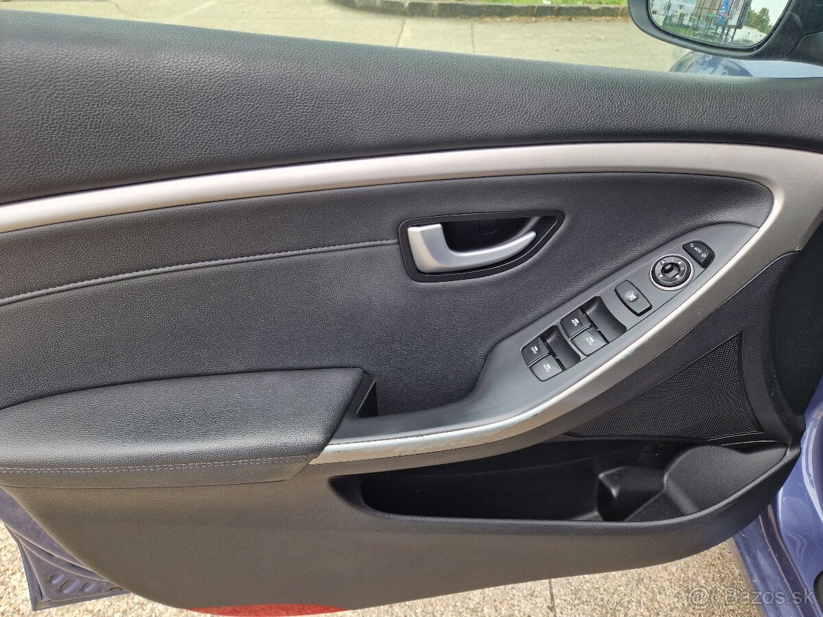 Hyundai i30 CW 1.6i CRDi HP 16V DOHC Style - 19