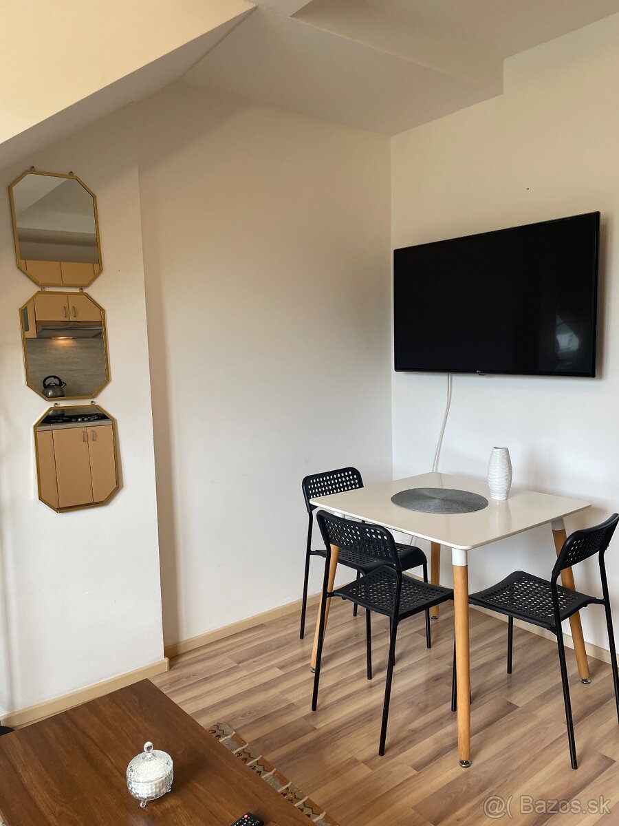 2-3 izb. byt Pavlovičovo námestie Prešov - 19