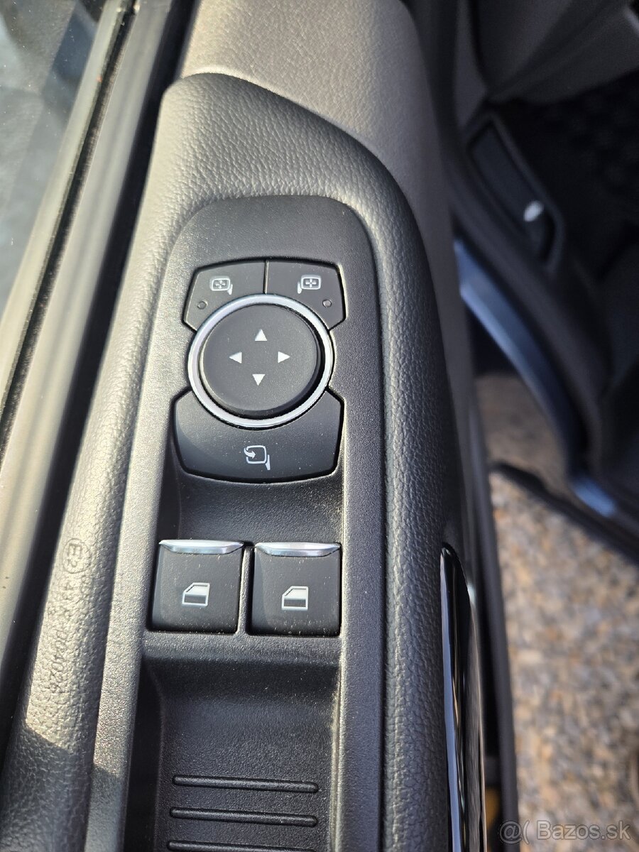 Predám Ford Tourneo custom 2.0 tdci 110 kw R.v. 2023 - 19