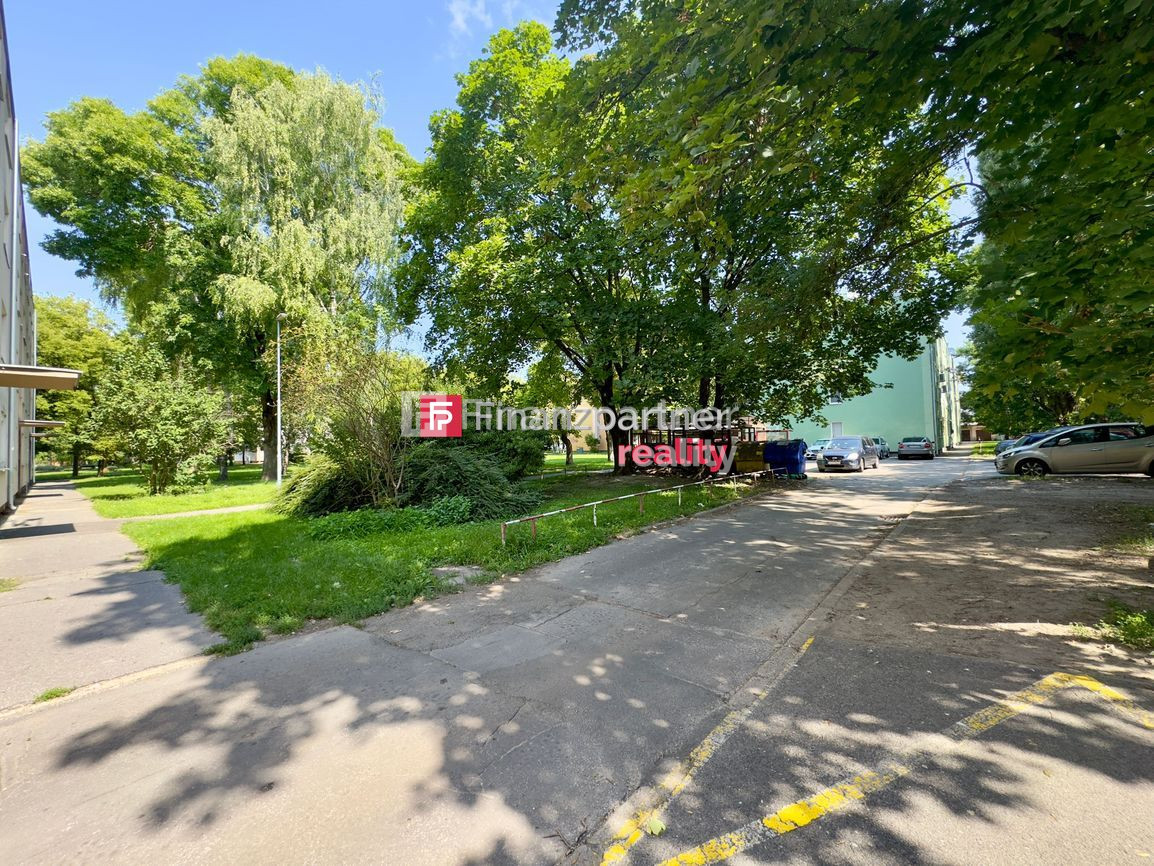 Na predaj priestranný 4-izbový byt Boriny - 19