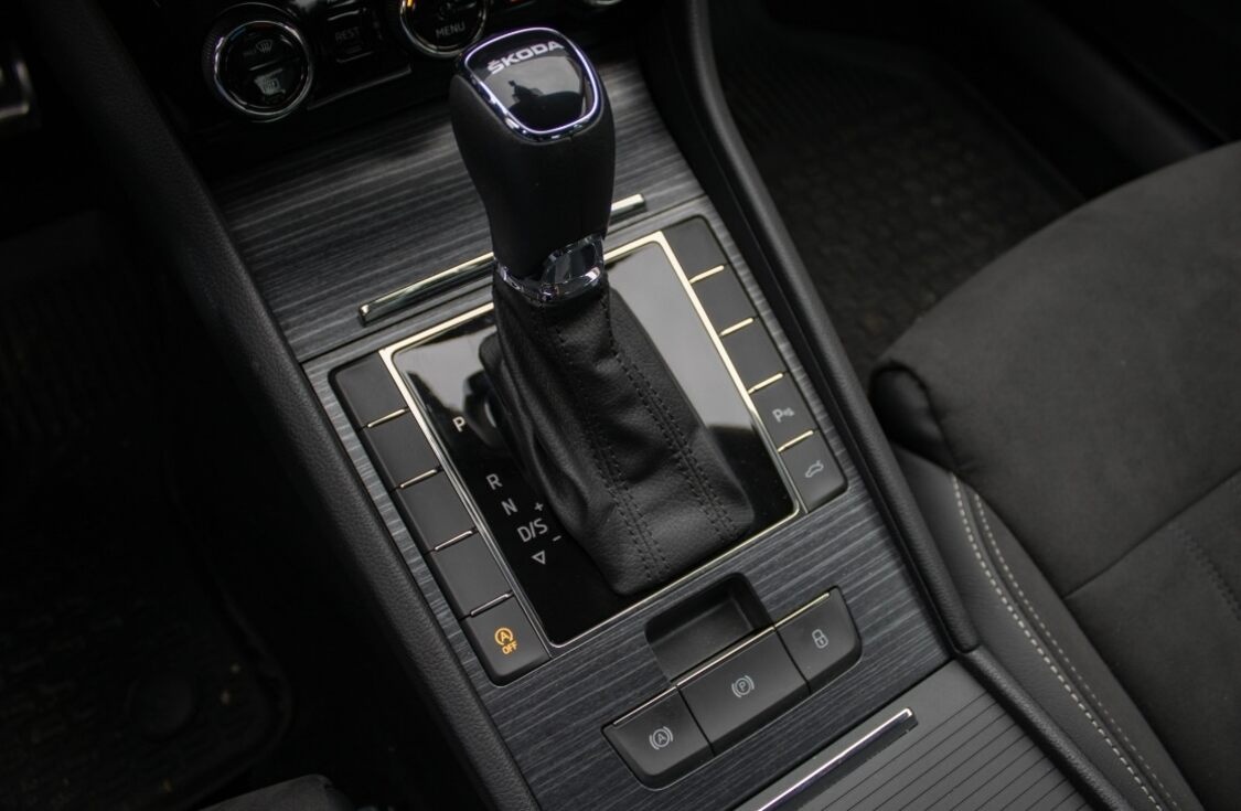 Škoda Superb 2.0 TDI DSG Style - 19