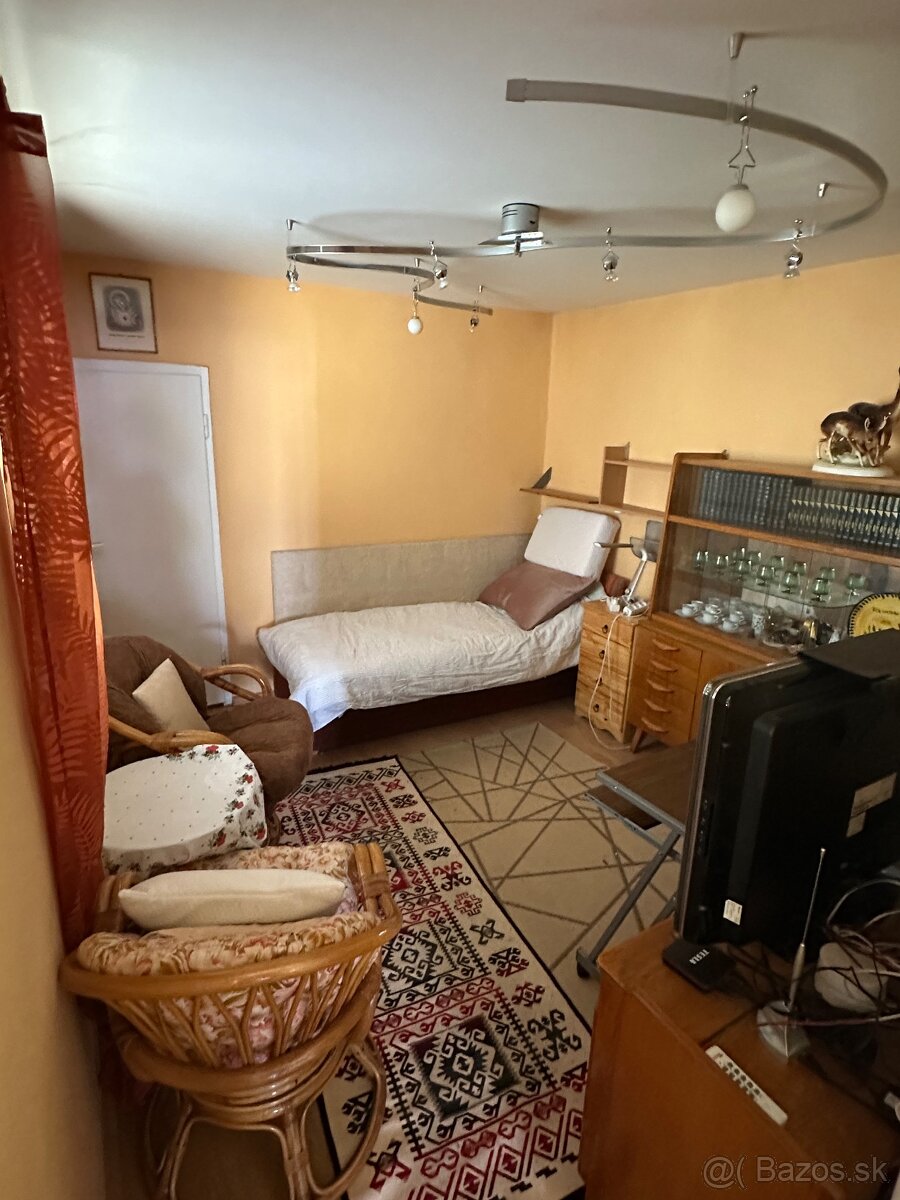 Dvojgeneračný poschodový rodinný dom - 19