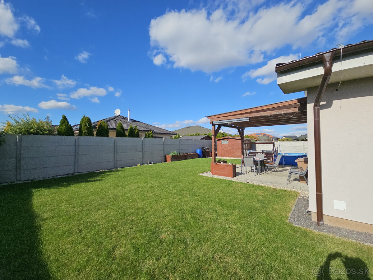 Samostatne stojaci nízkoenergetický 4 izbový bungalov v Most - 19