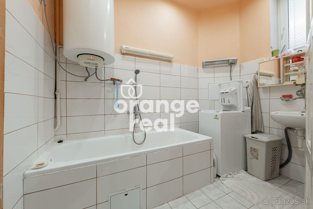 Priestranný tehlový staromestský byt na Czambelovej ulici so - 19