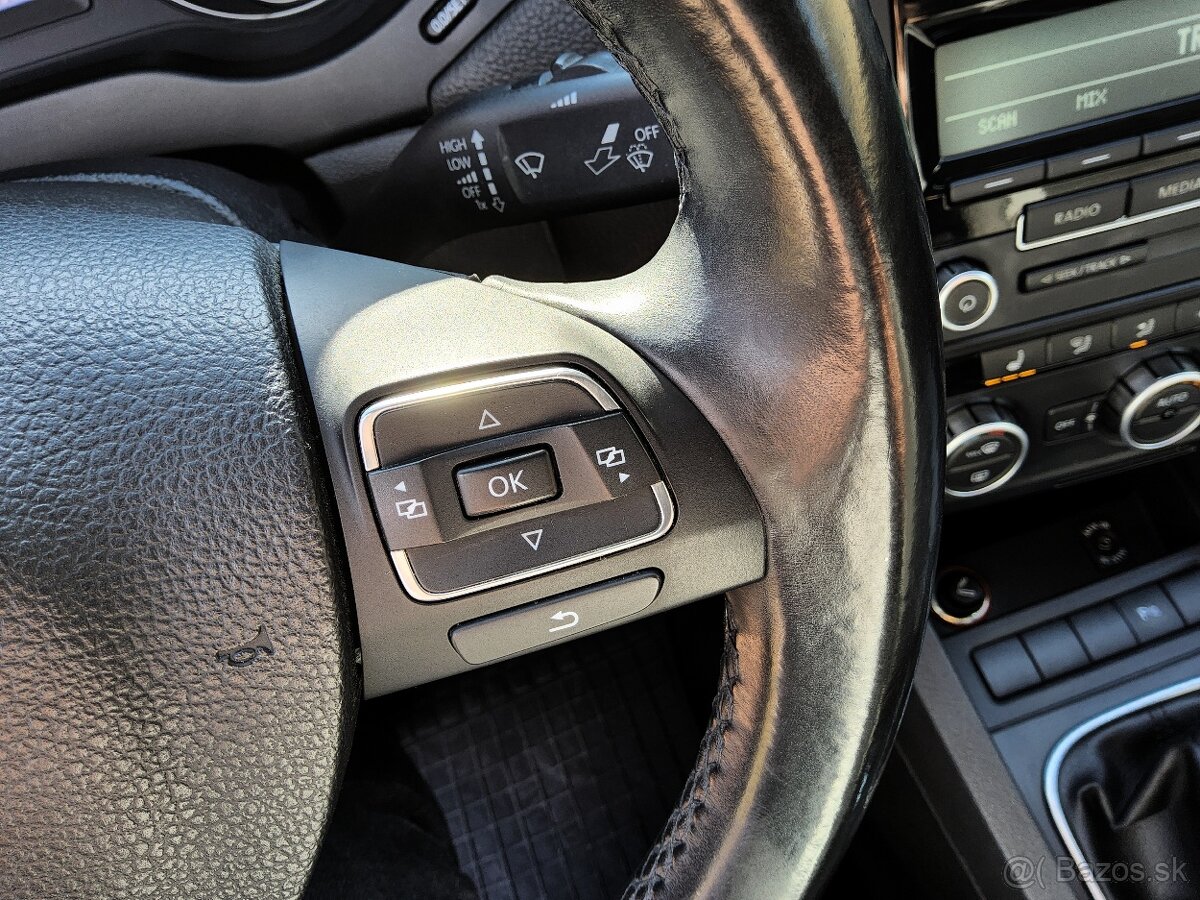 Volkswagen Jetta 2.0 TDI Highline 103kW - 19