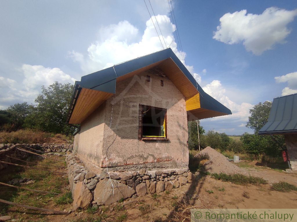 VÝRAZNE ZNÍŽENÁ CENA - Gazdovský dvor v príjemnom prostred - 19