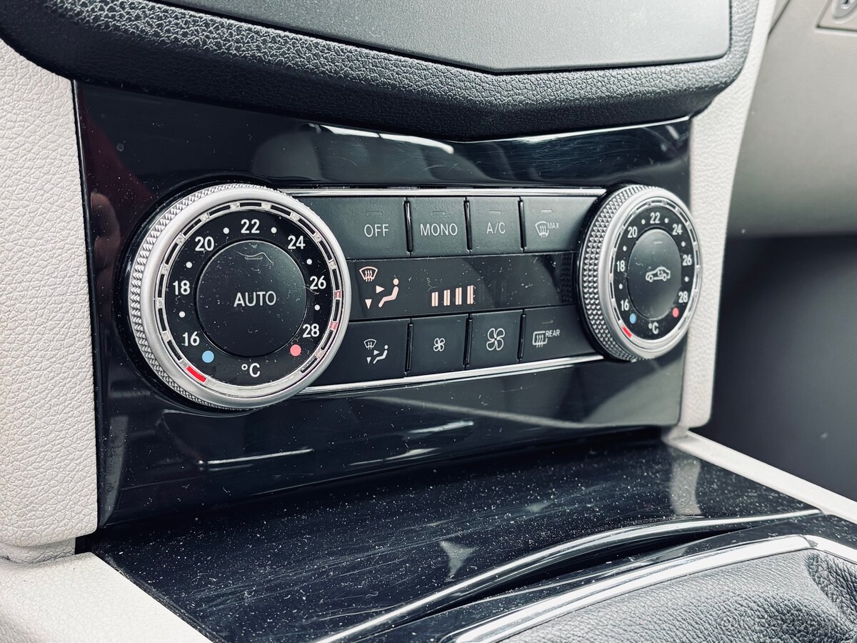 Mercedes -Benz C200 CDI - 19