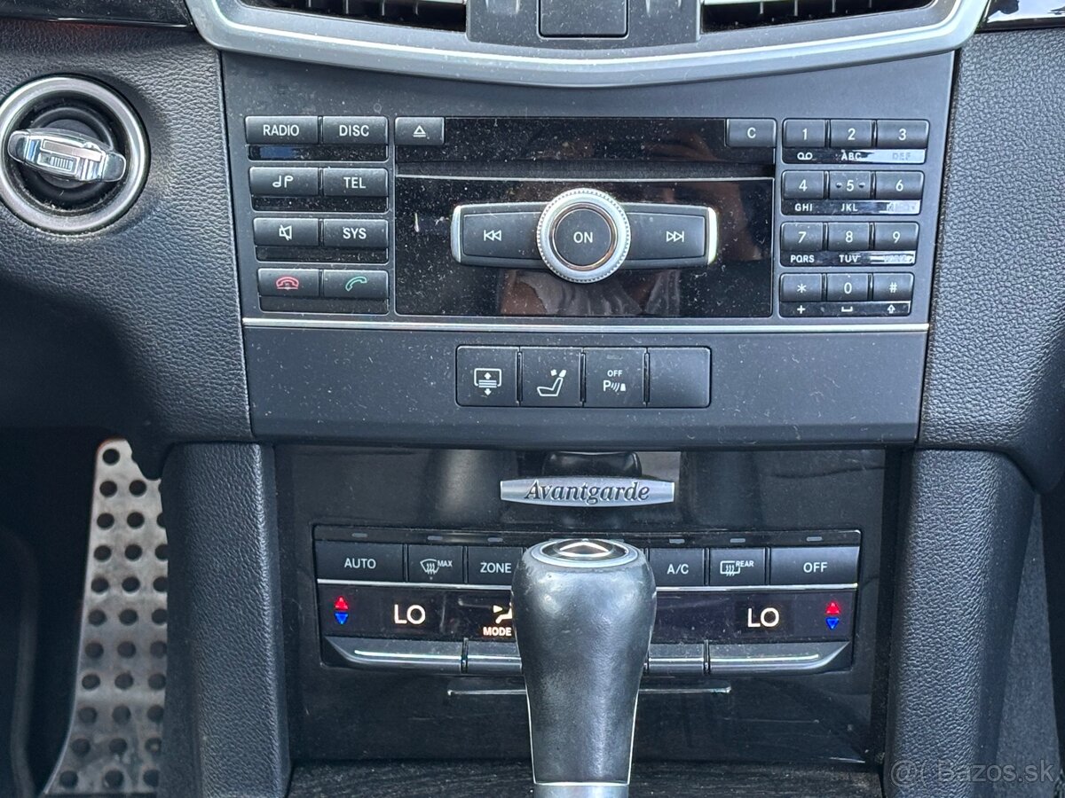 Mercedes-Benz E trieda Sedan 220 CDI Blue Elegance A/T - 19